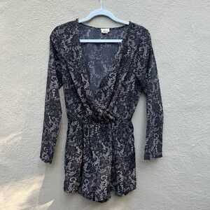Romper long sleeve medium one clothing shorts black lace pattern polyester